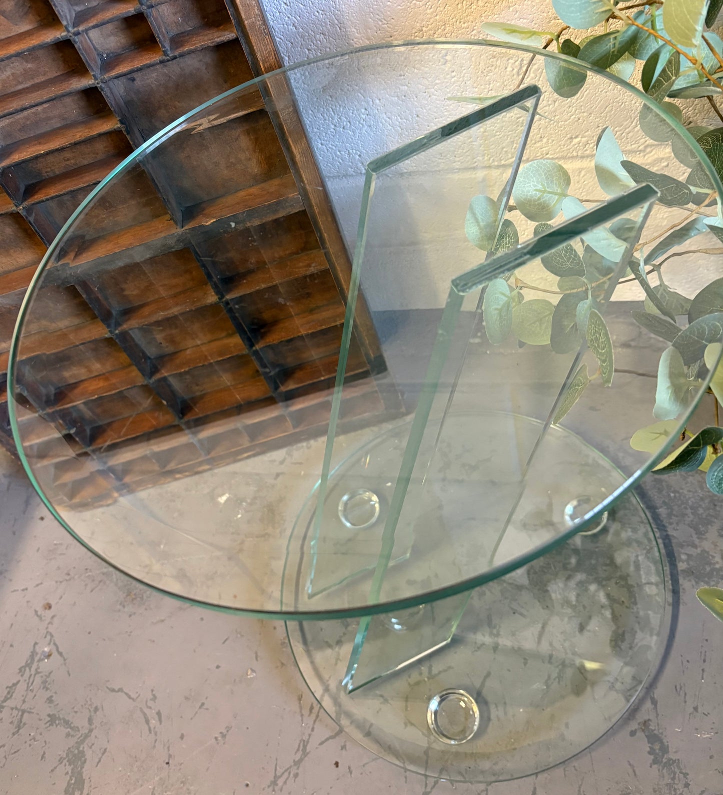 Vintage Italian 1980’s Tempered Glass Modern Side / drinks table Original Unique Furniture