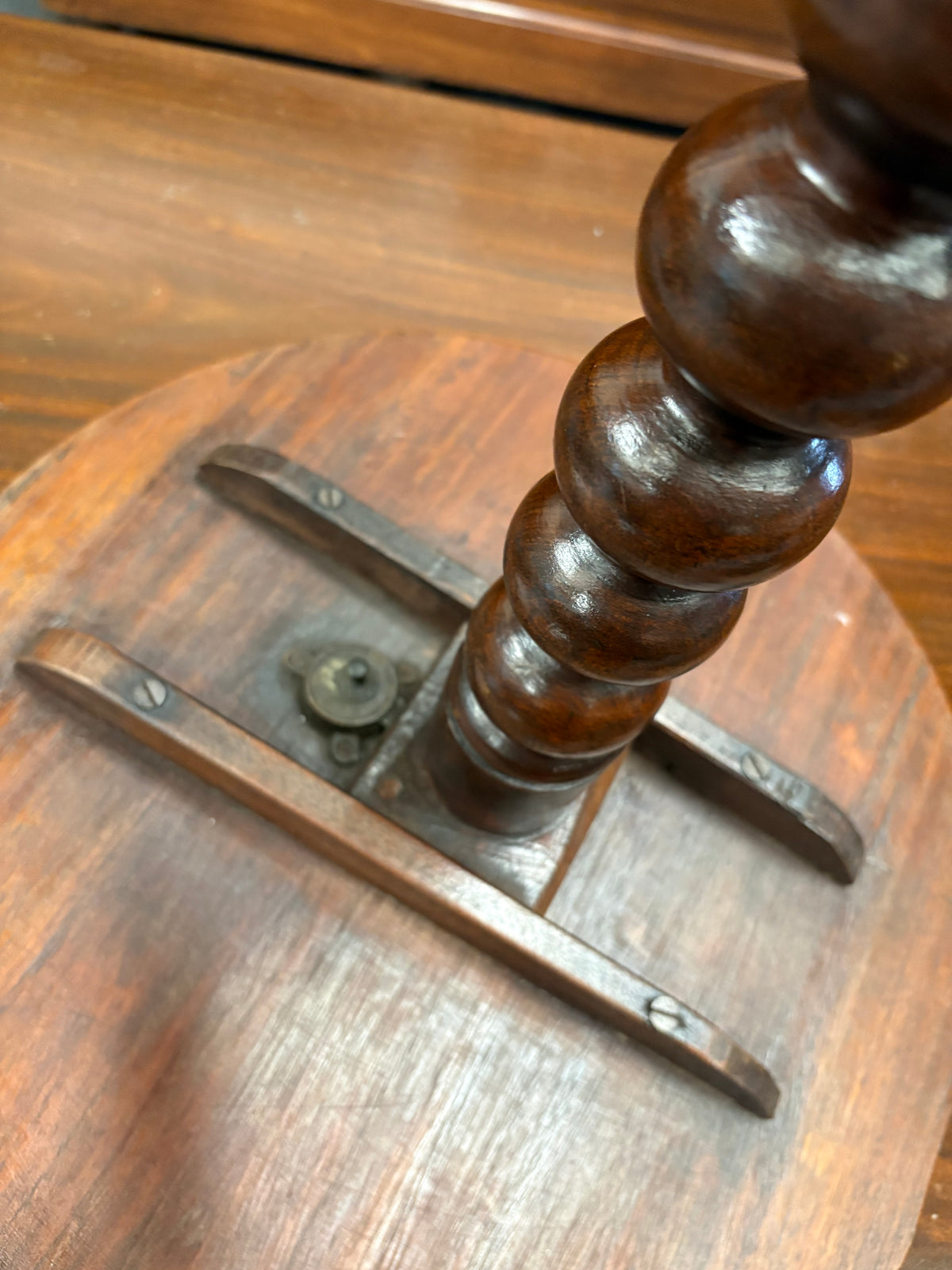 Super Georgian bobbin tilting circular occasional wine / side table ￼