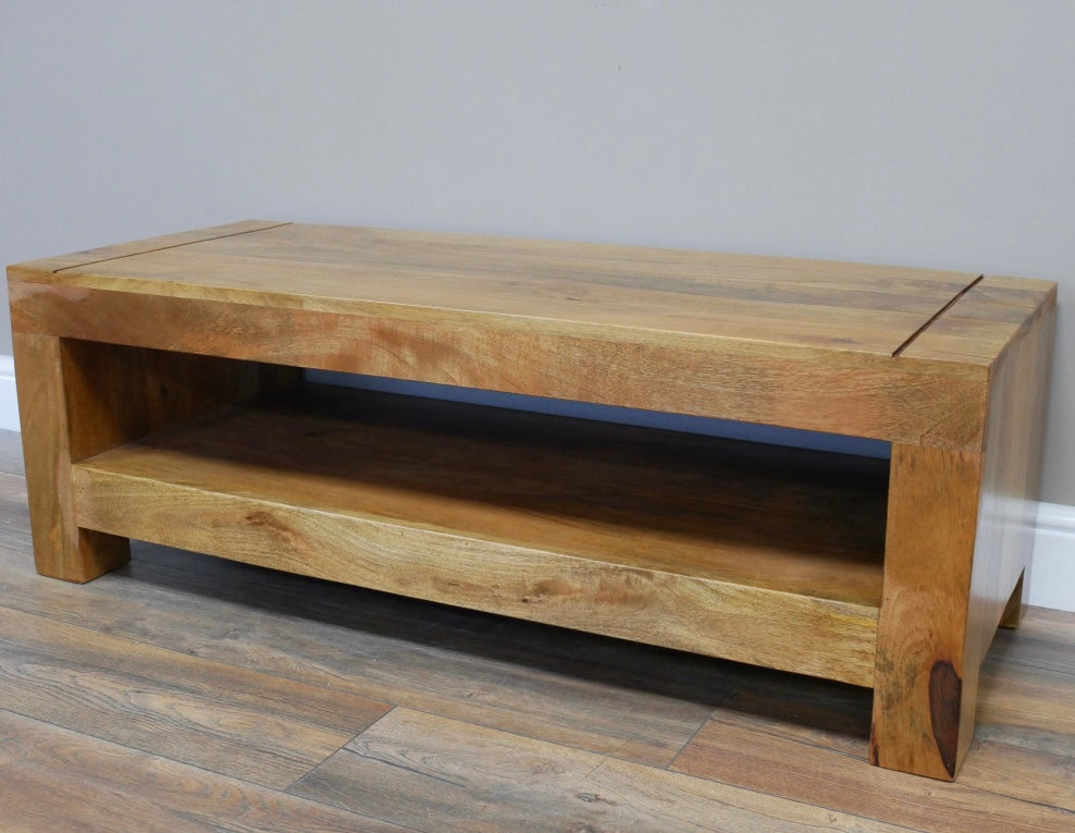 Chunky Practical Rustic Coffee Table Simple Design Suit various interiors Undershelf Storage