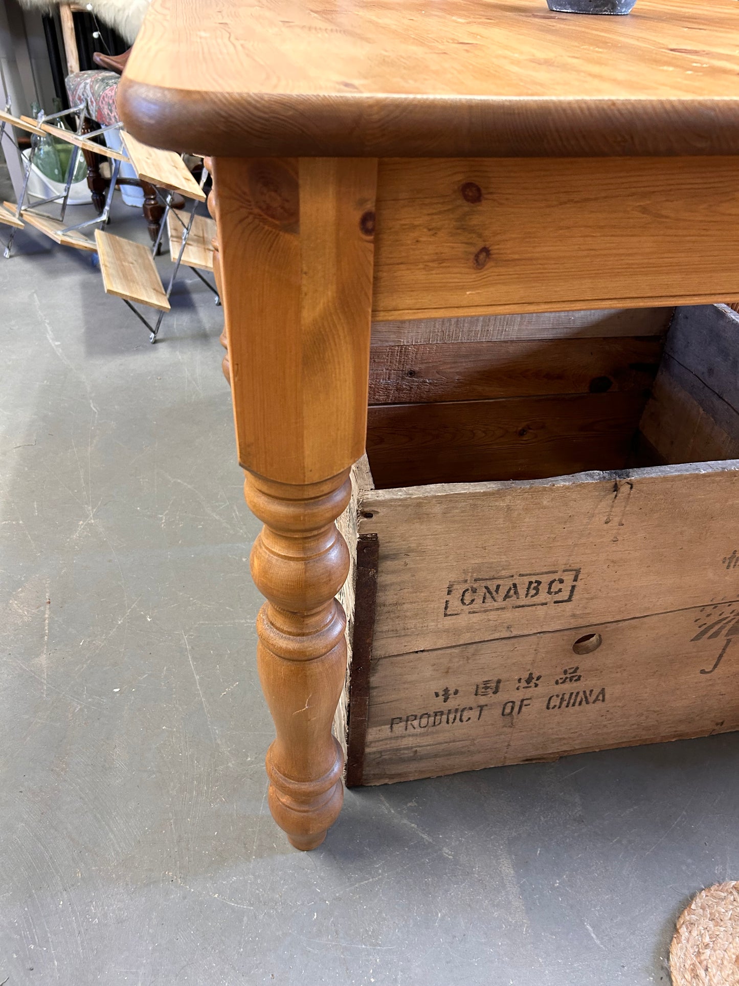 Traditional pine dining table turned leg supports - country cottage farmhouse kitchen