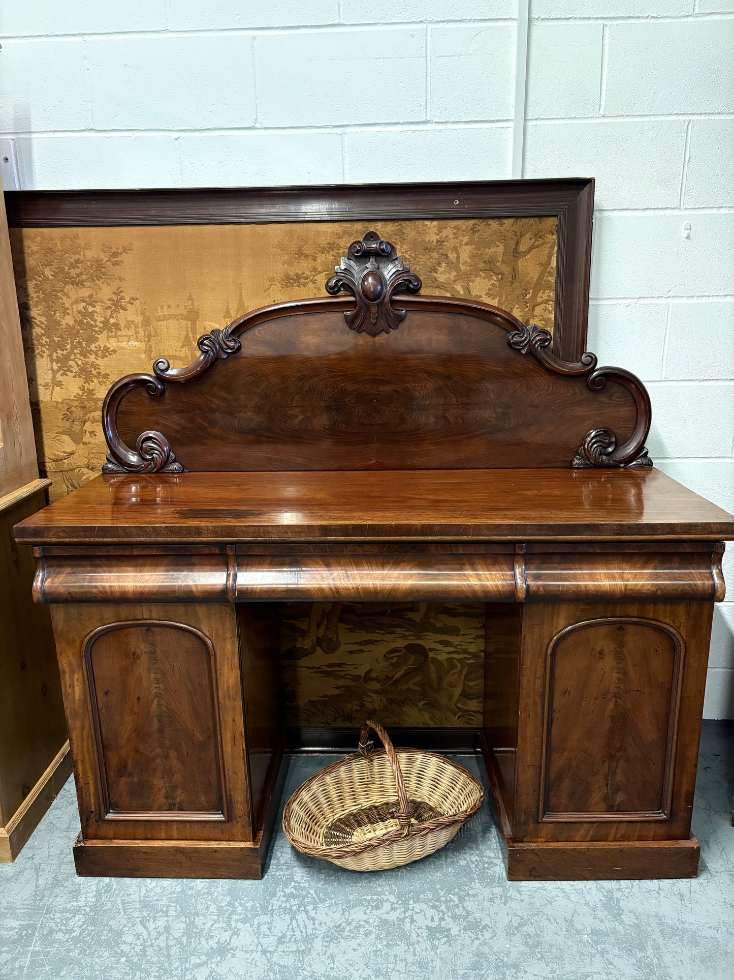 Carved Country House Victorian Mahogany sideboard Console table cupboard drawers