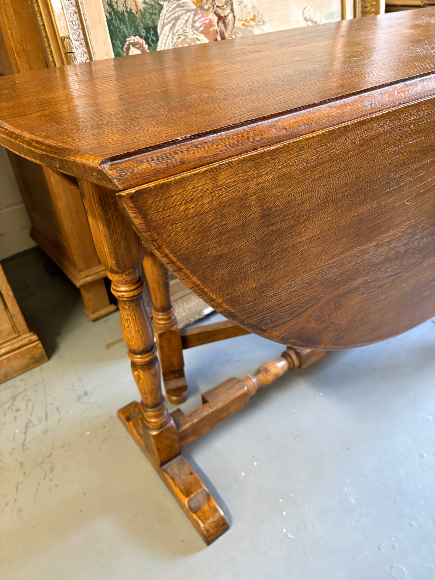 Early 20th century oak gate-leg Dining table - oval top on twin gate turned legs