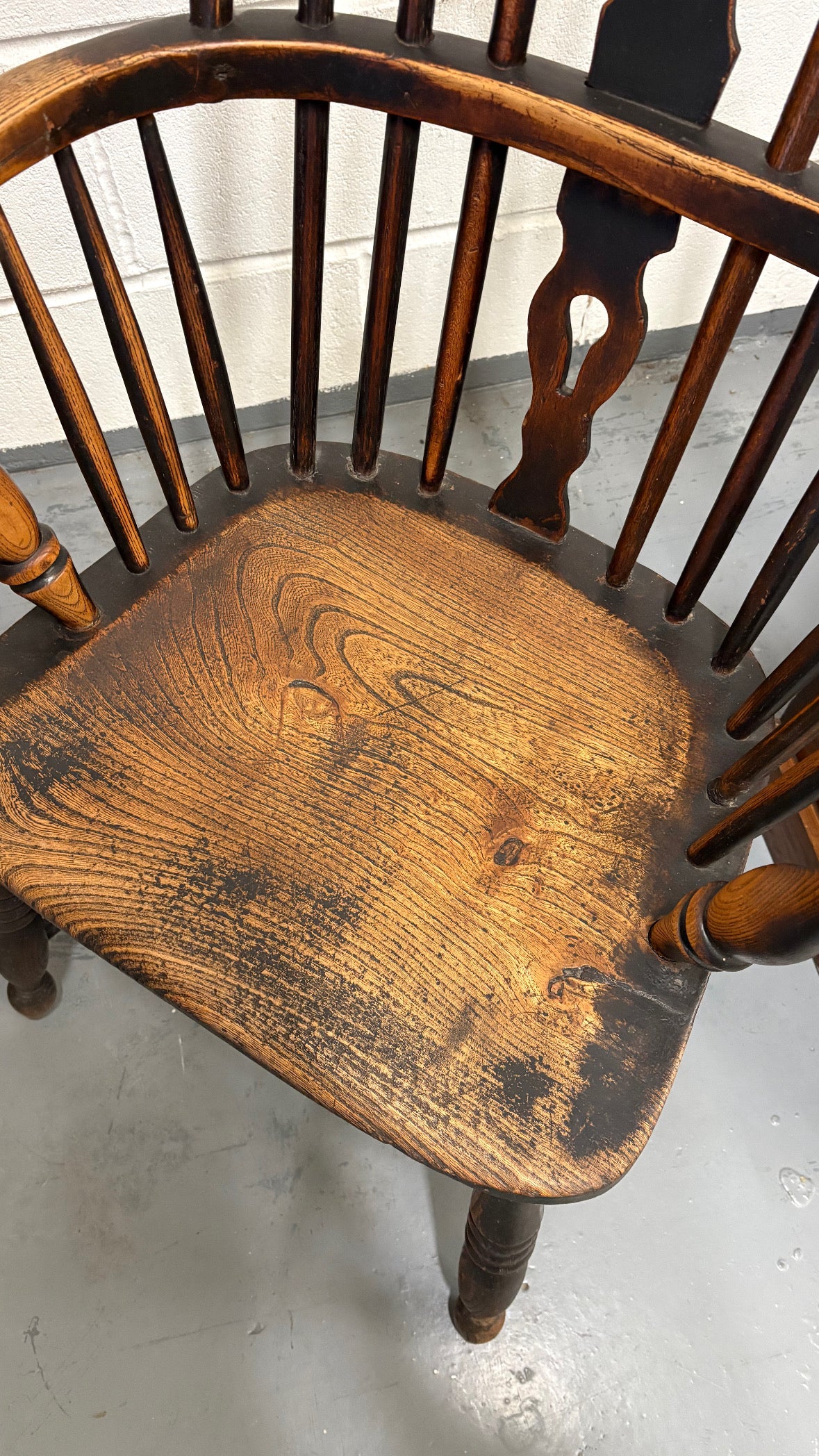 19thC Ash & Elm Windsor armchair - spindles turned supports solid sturdy