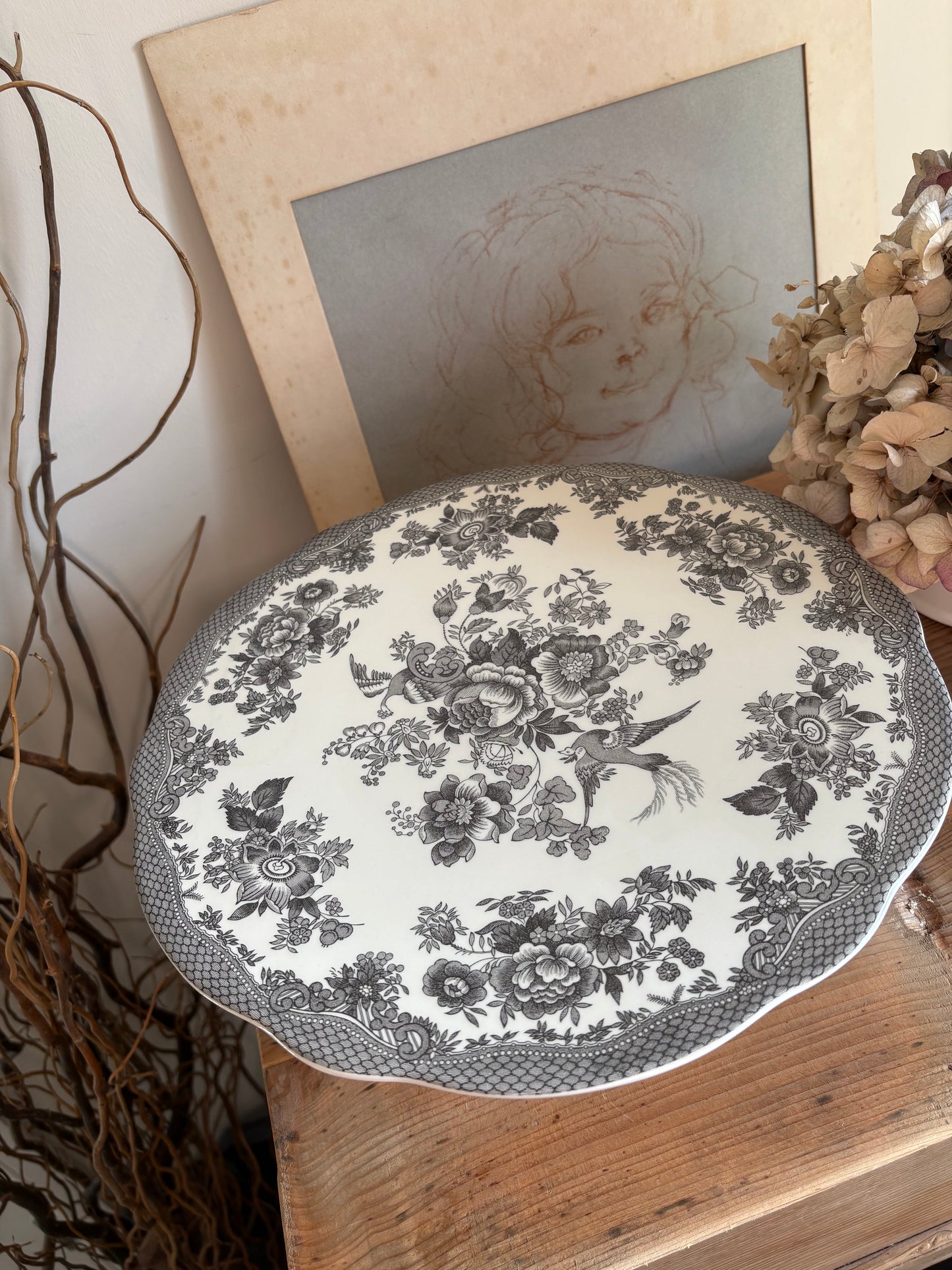 Charcoal and white vintage asiatic pheasant round cake stand