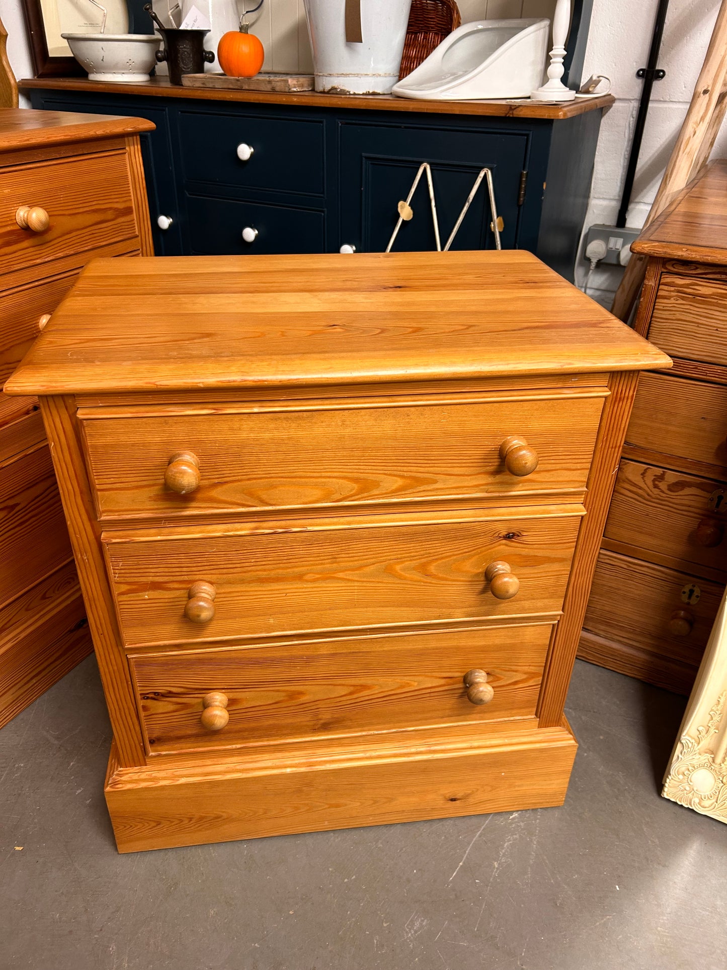 Small preloved vintage good quality pine chest of drawers.