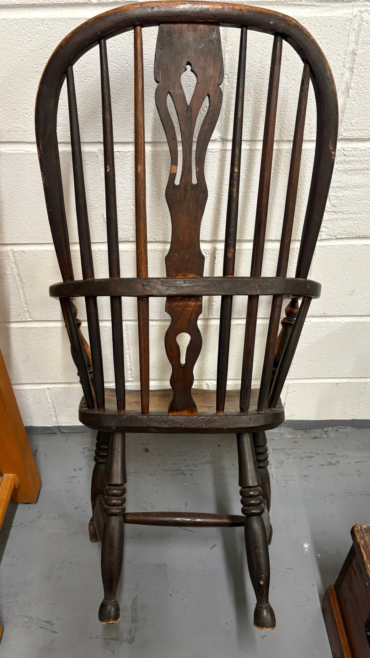 19thC Ash & Elm Windsor armchair - spindles turned supports solid sturdy