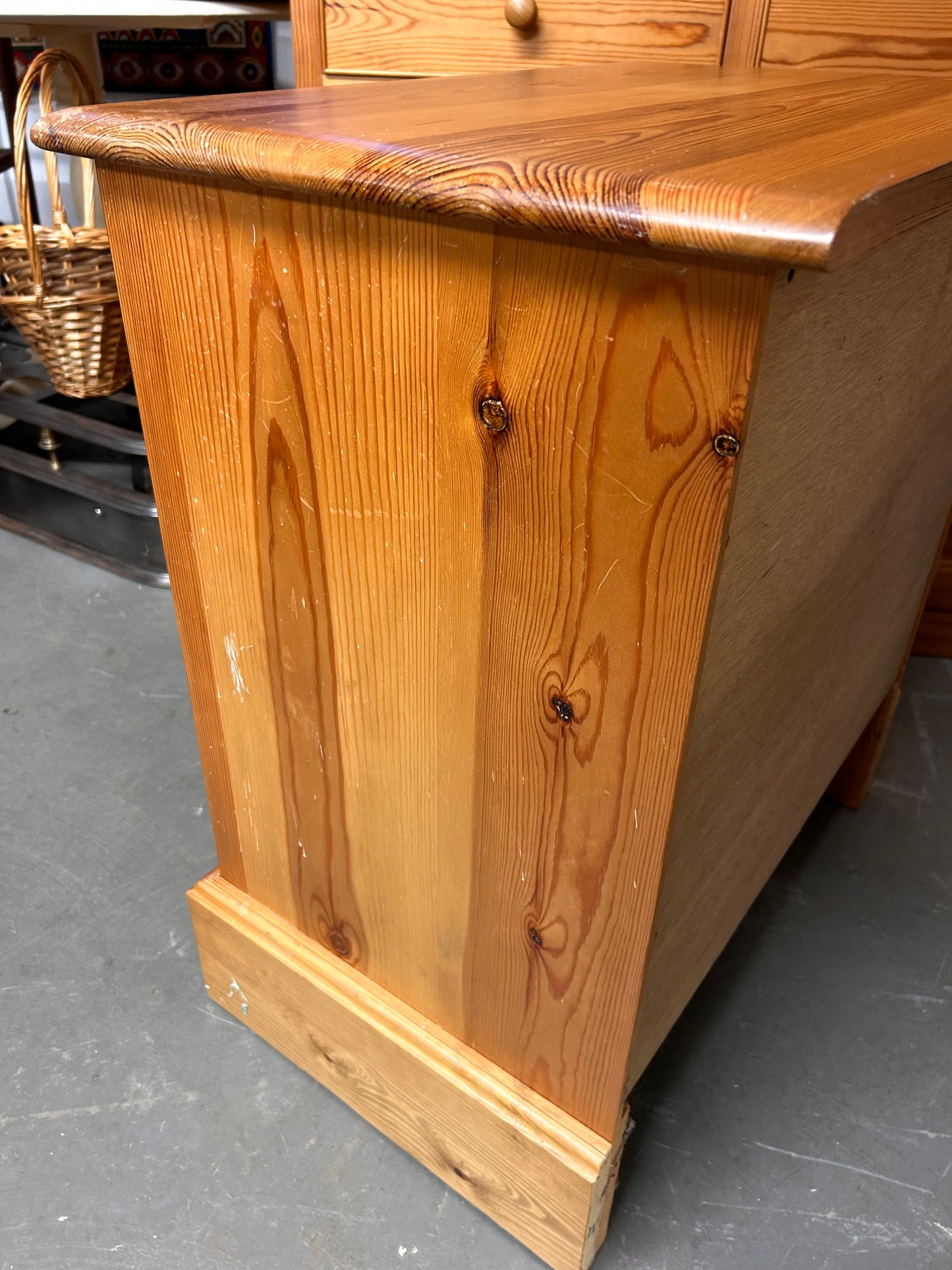 Small preloved vintage good quality pine chest of drawers.