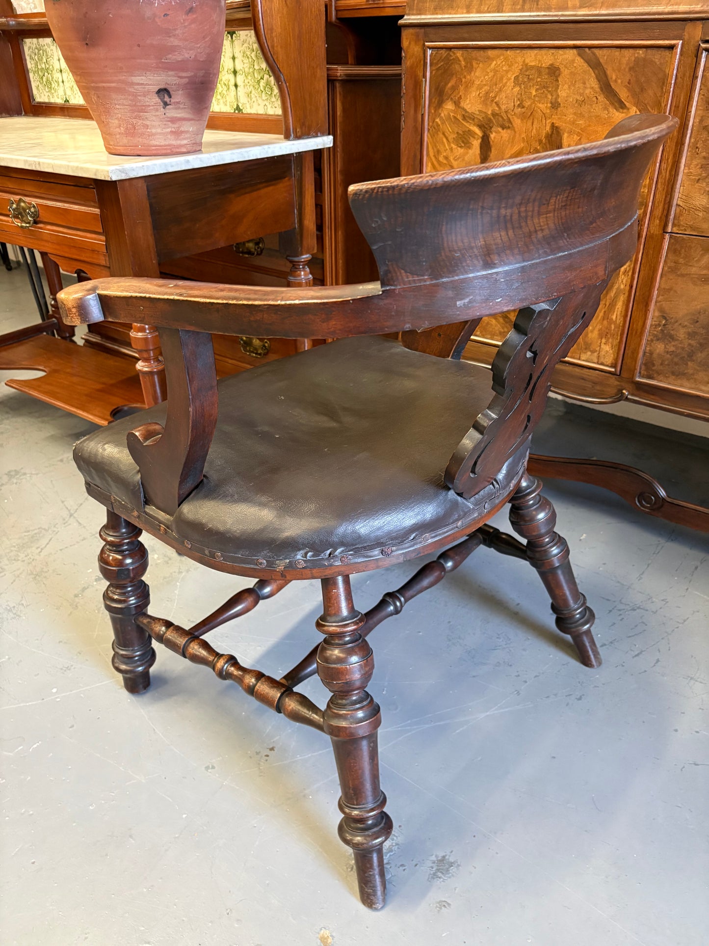 Smokers Bow armchair - solid sturdy. Beautiful quality item.  Great desk chair