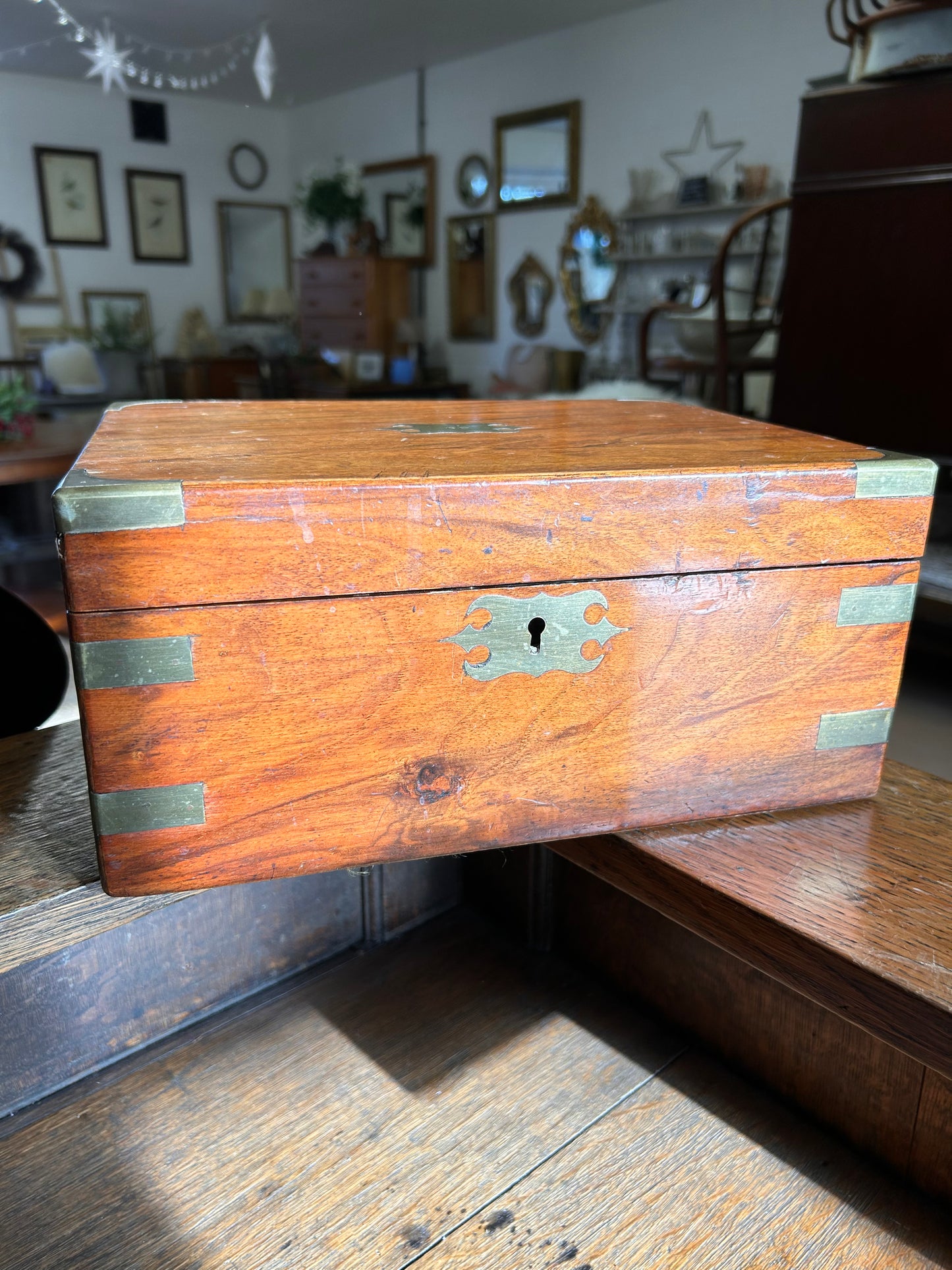 Beautiful Victorian writing slope keepsake box with brass hardware