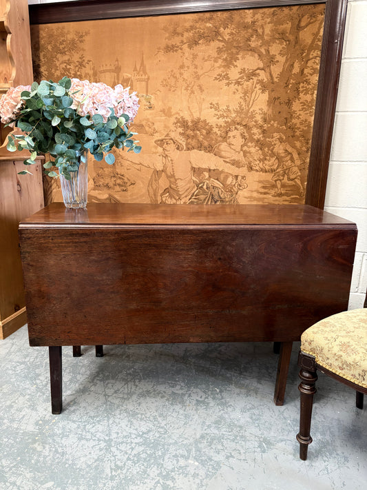 Antique Early 19th Century Mahogany Drop leaf Dining Table