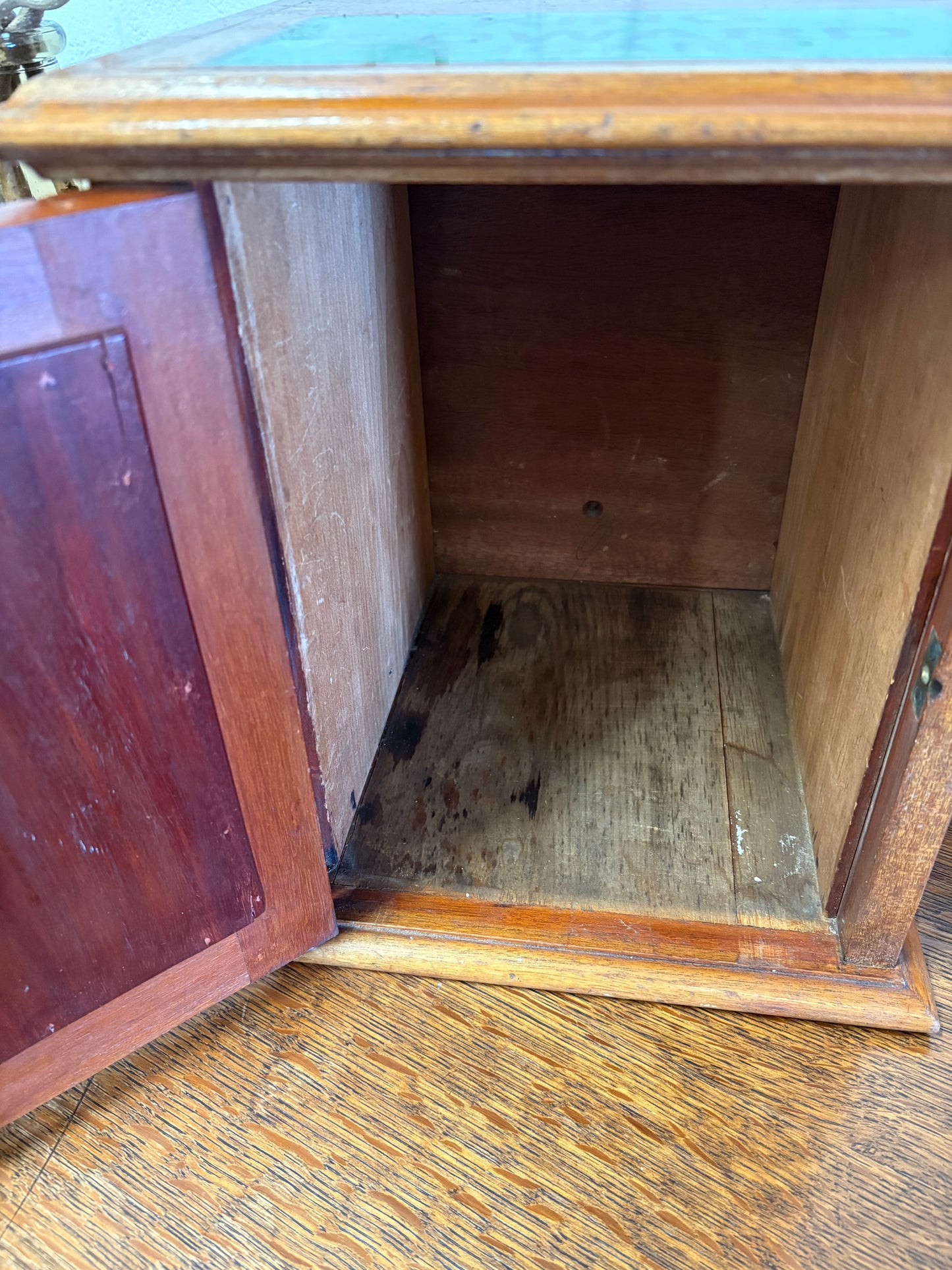 Antique Wooden Shop Countertop King Edward Cigar Cabinet Display