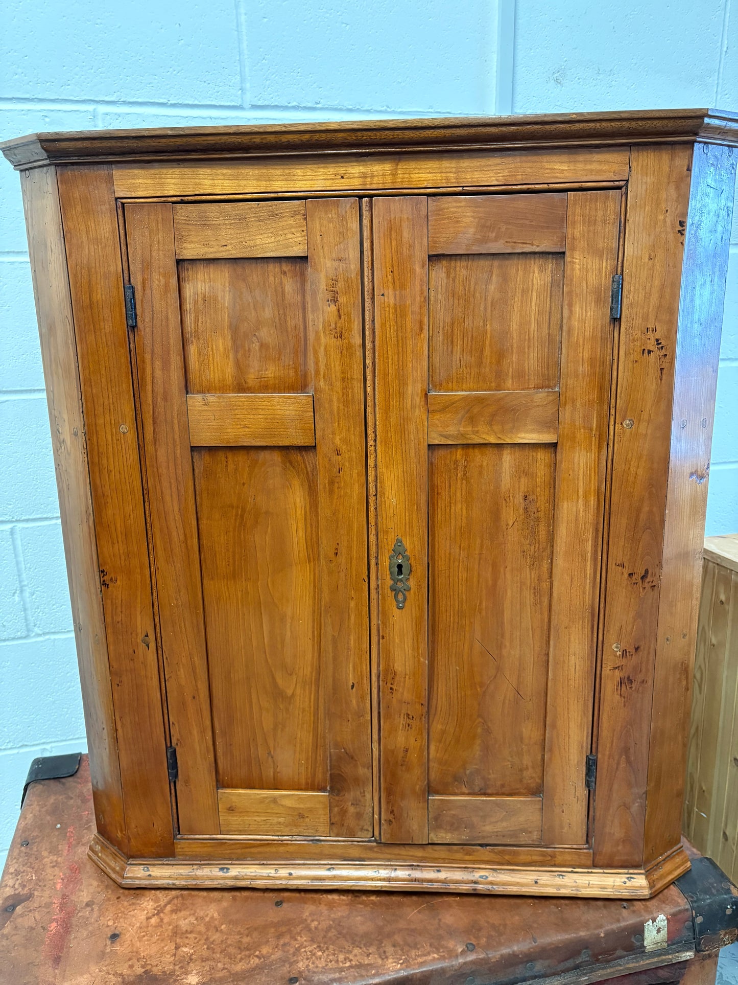 Antique wall hanging corner cupboard cabinet Good Colour