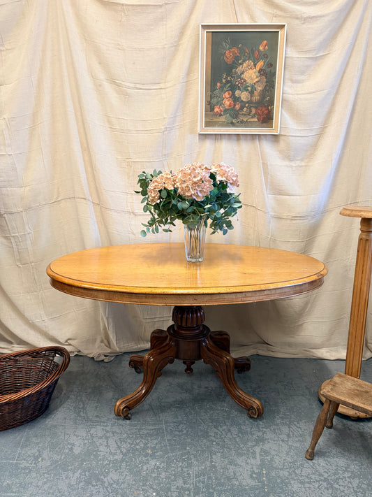 Victorian Antique Mahogany Oval Tilting Breakfast Table Carved legs