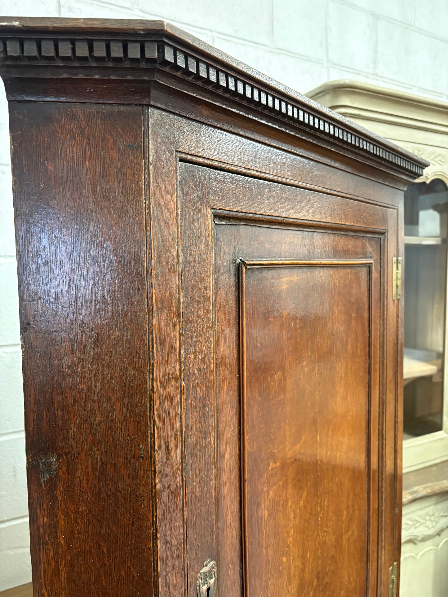 Large Antique Georgian Oak wall hanging corner cupboard cabinet