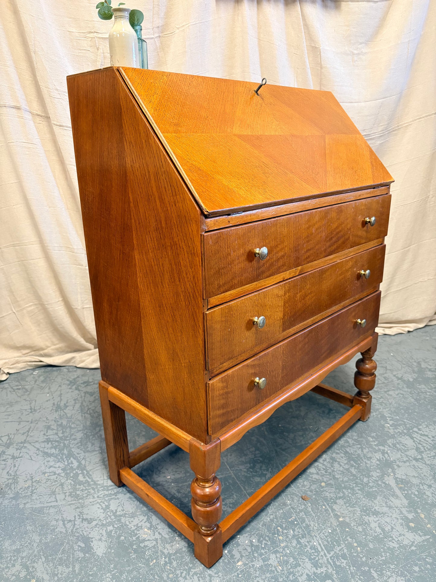 Mid Century bureau writing desk with storage drawers & Key