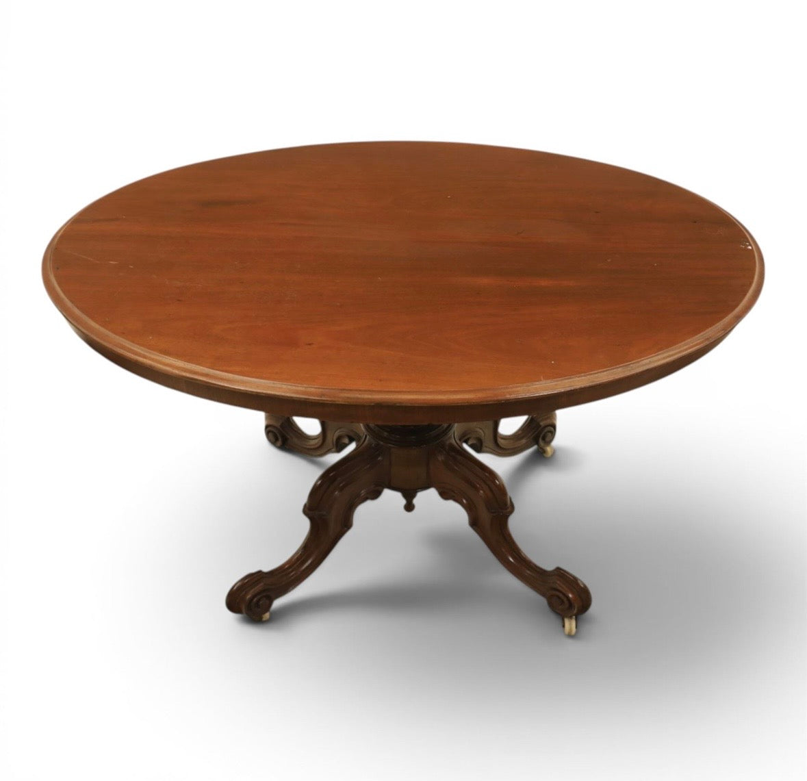 Victorian Antique mahogany oval Dining table Carved legs on castors