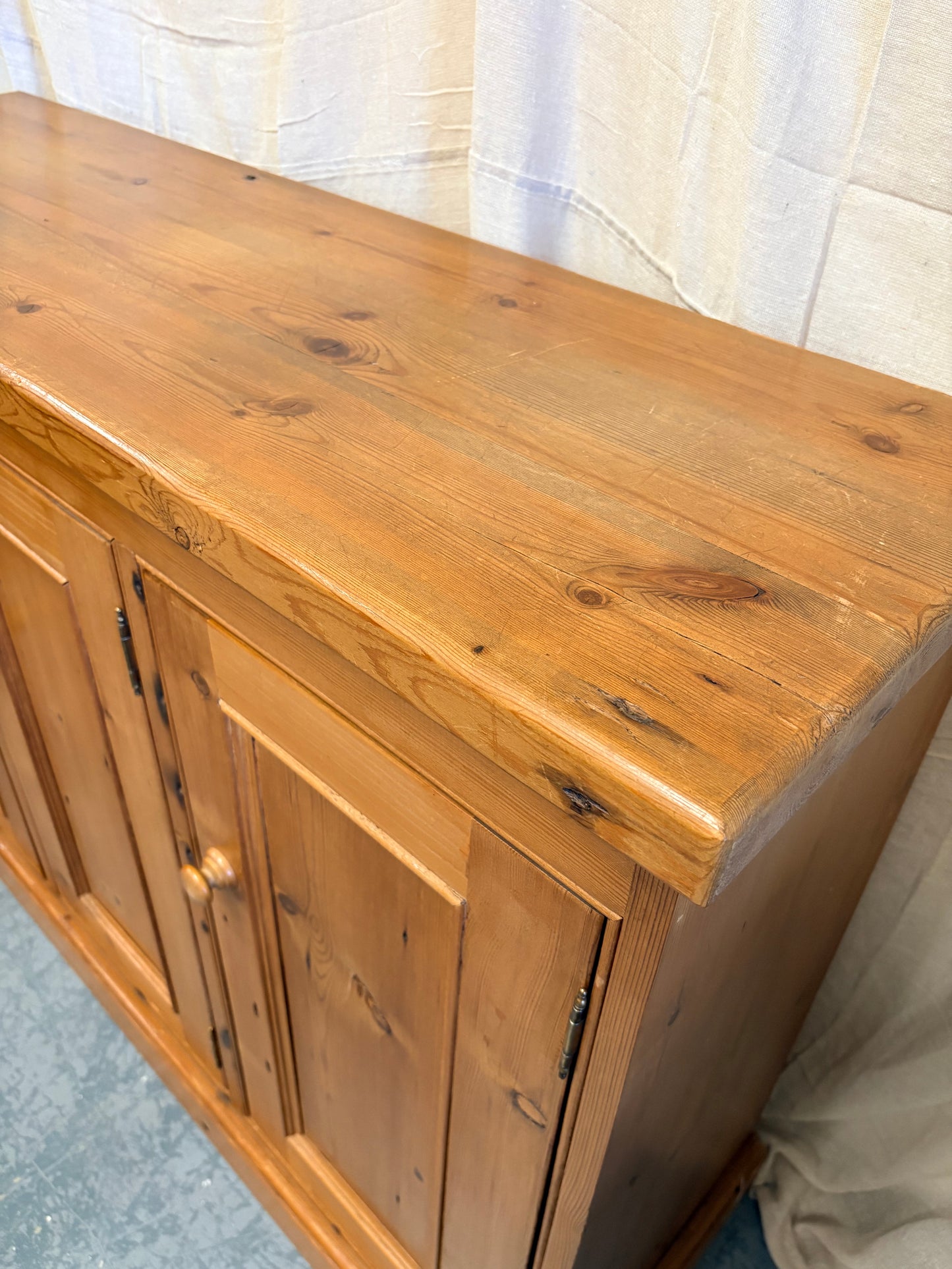 Quality Vintage pine 3 door Storage Cabinet Sideboard Country Farmhouse style