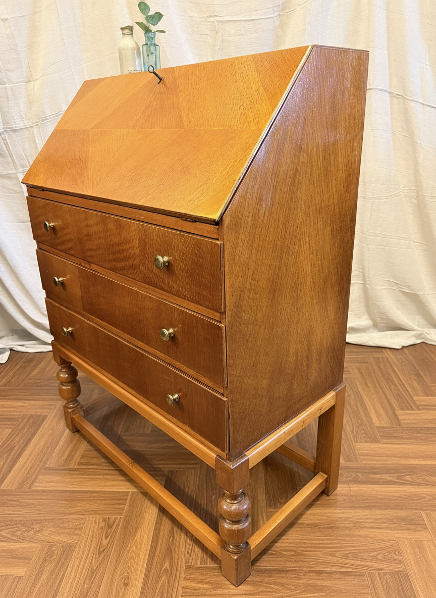 Superb Mid-Century bureau writing desk with storage drawers & Key