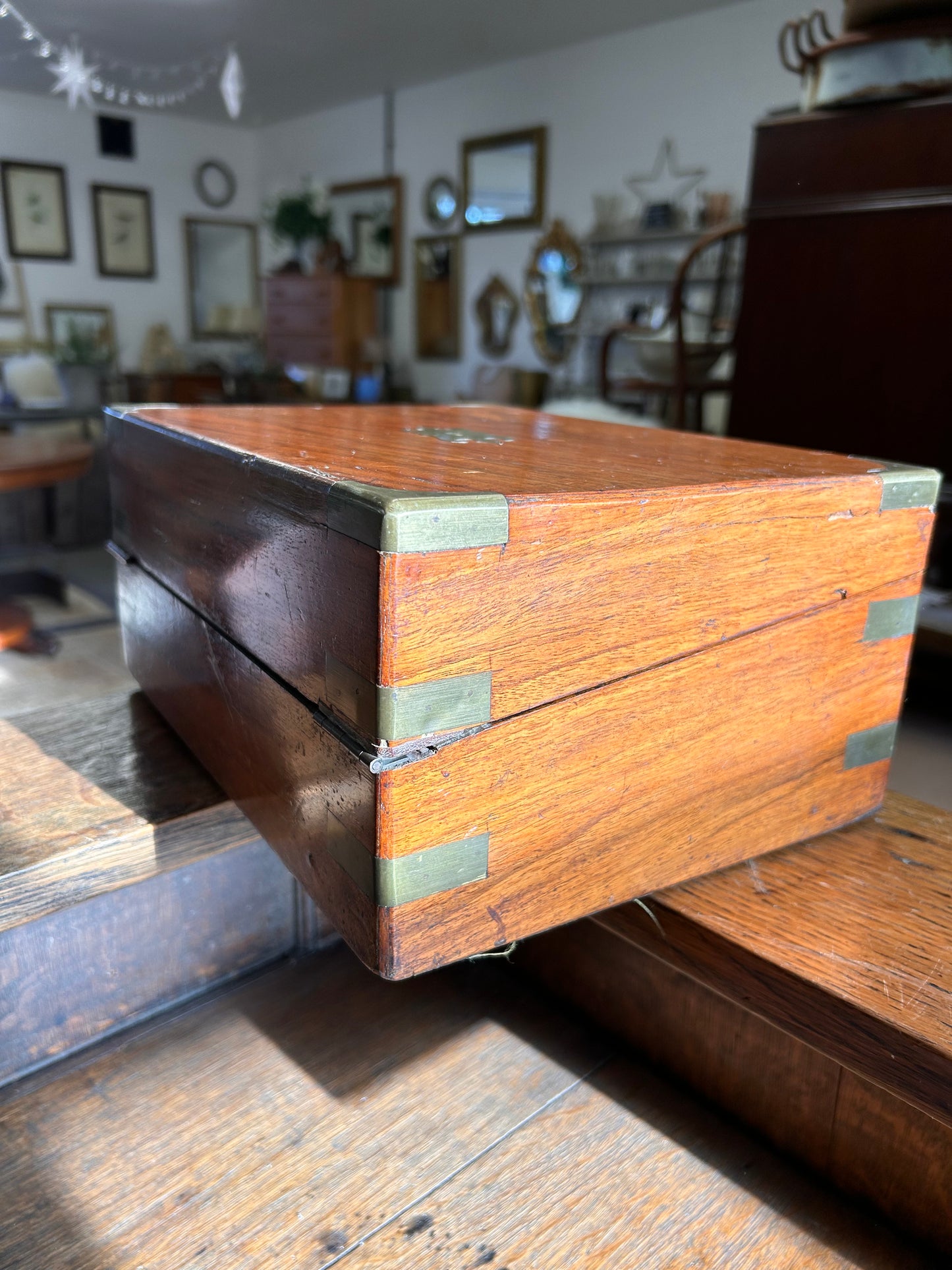 Beautiful Victorian writing slope keepsake box with brass hardware