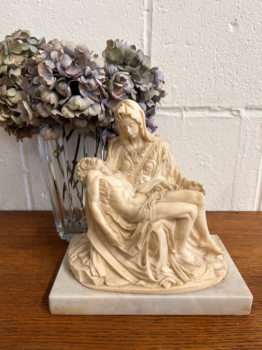 Vintage sculpture titled "Pieta" depicts Mary holding Jesus G. Ruggeri Alabaster & Marble