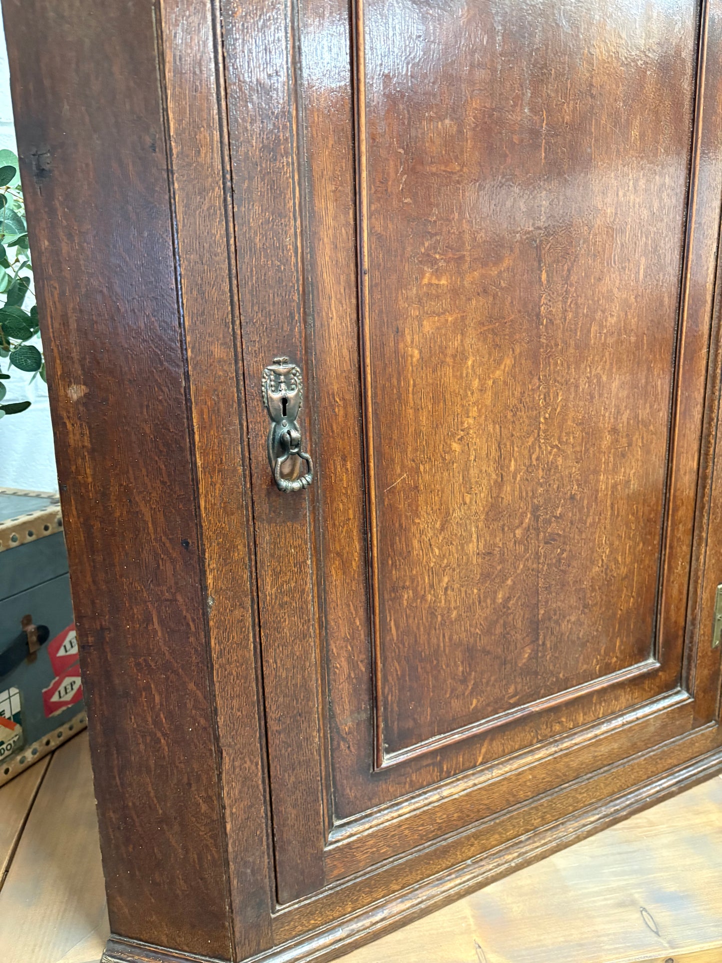 Large Antique Georgian Oak wall hanging corner cupboard cabinet