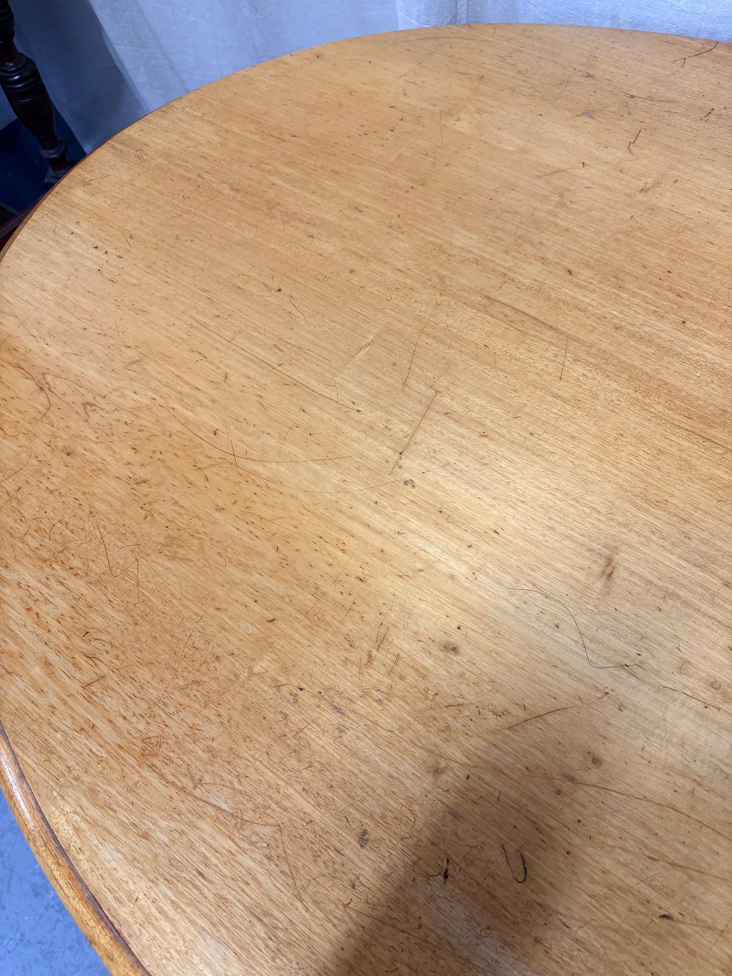 Victorian Antique Mahogany Oval Tilting Breakfast Table Carved legs