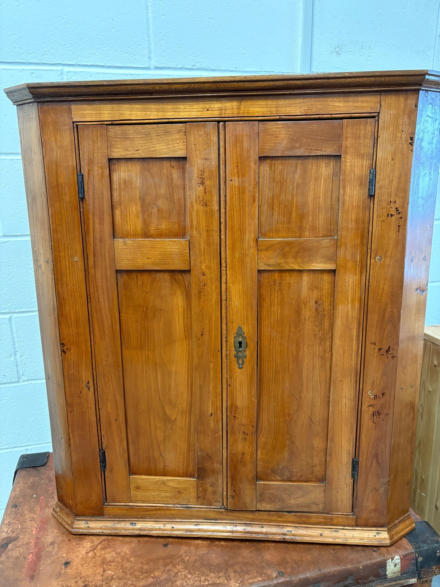 Antique wall hanging corner cupboard cabinet Good Colour