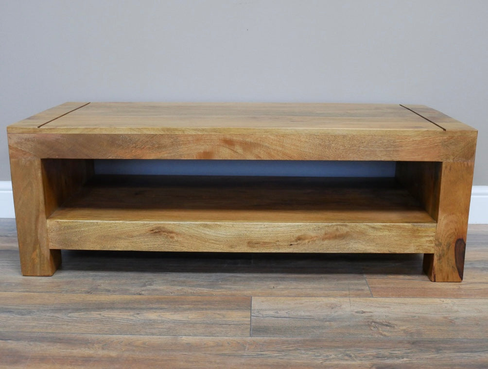 Chunky Practical Rustic Coffee Table Simple Design Suit various interiors Undershelf Storage