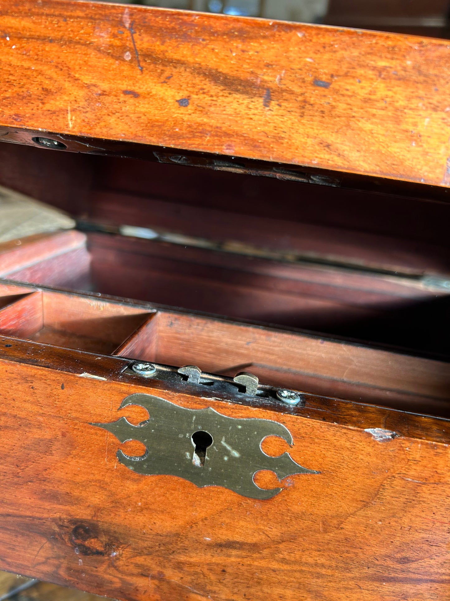 Beautiful Victorian writing slope keepsake box with brass hardware