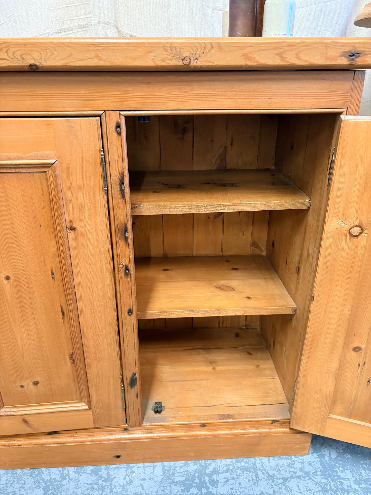 Quality Vintage pine 3 door Storage Cabinet Sideboard Country Farmhouse style