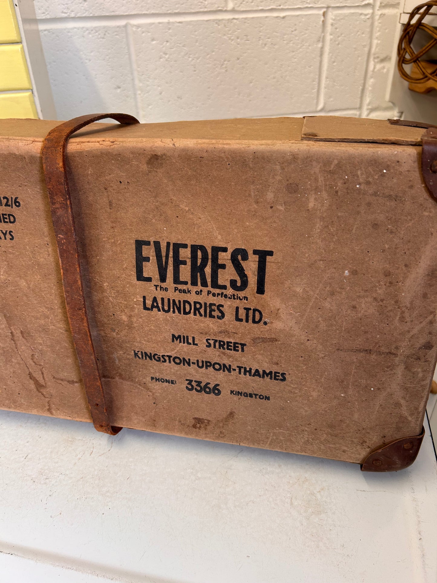 Vintage Everest Laundries box original labels great display item