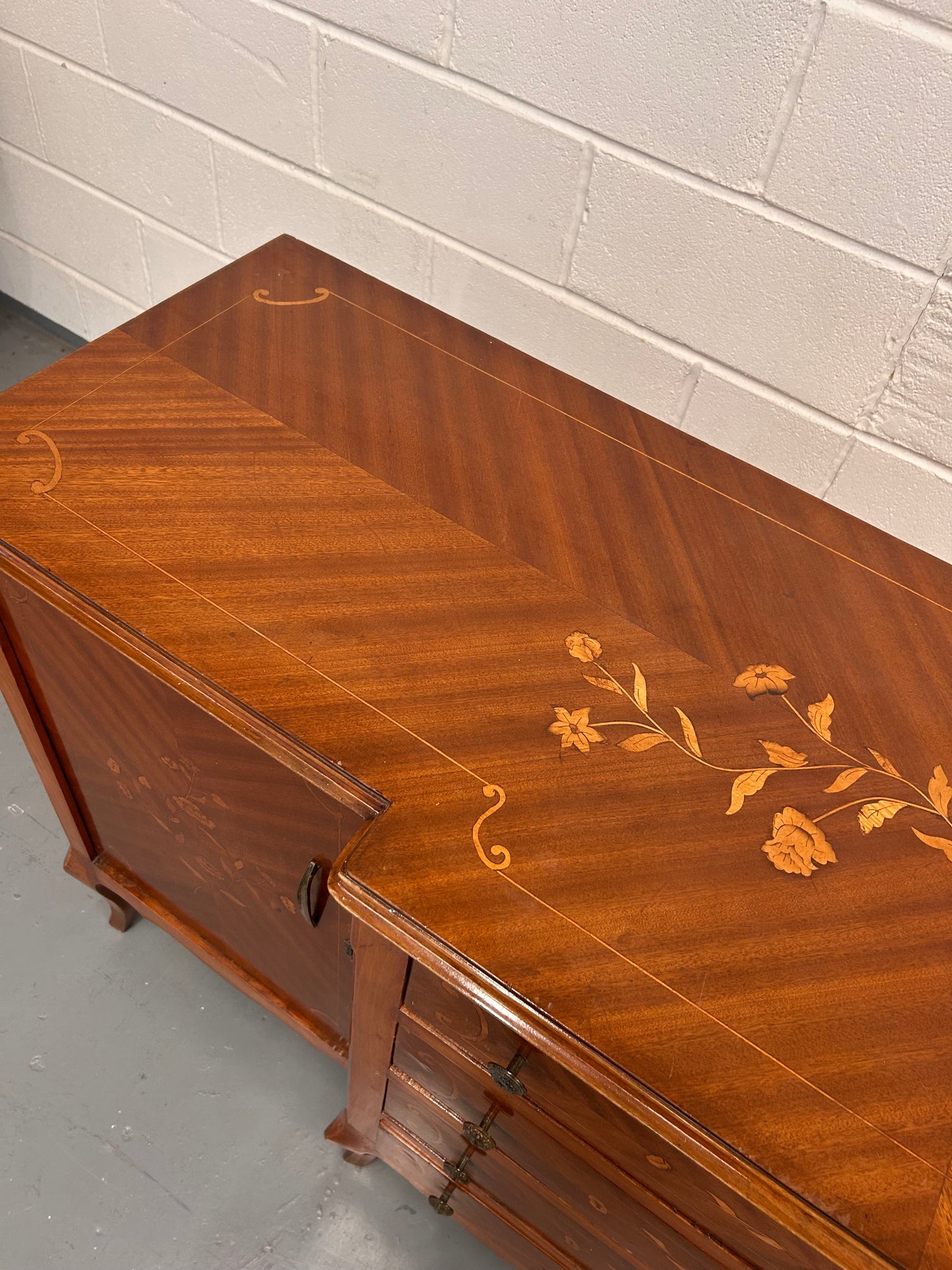 Beautifully shaped Vintage French sideboard with 4 drawers 2 cupboards