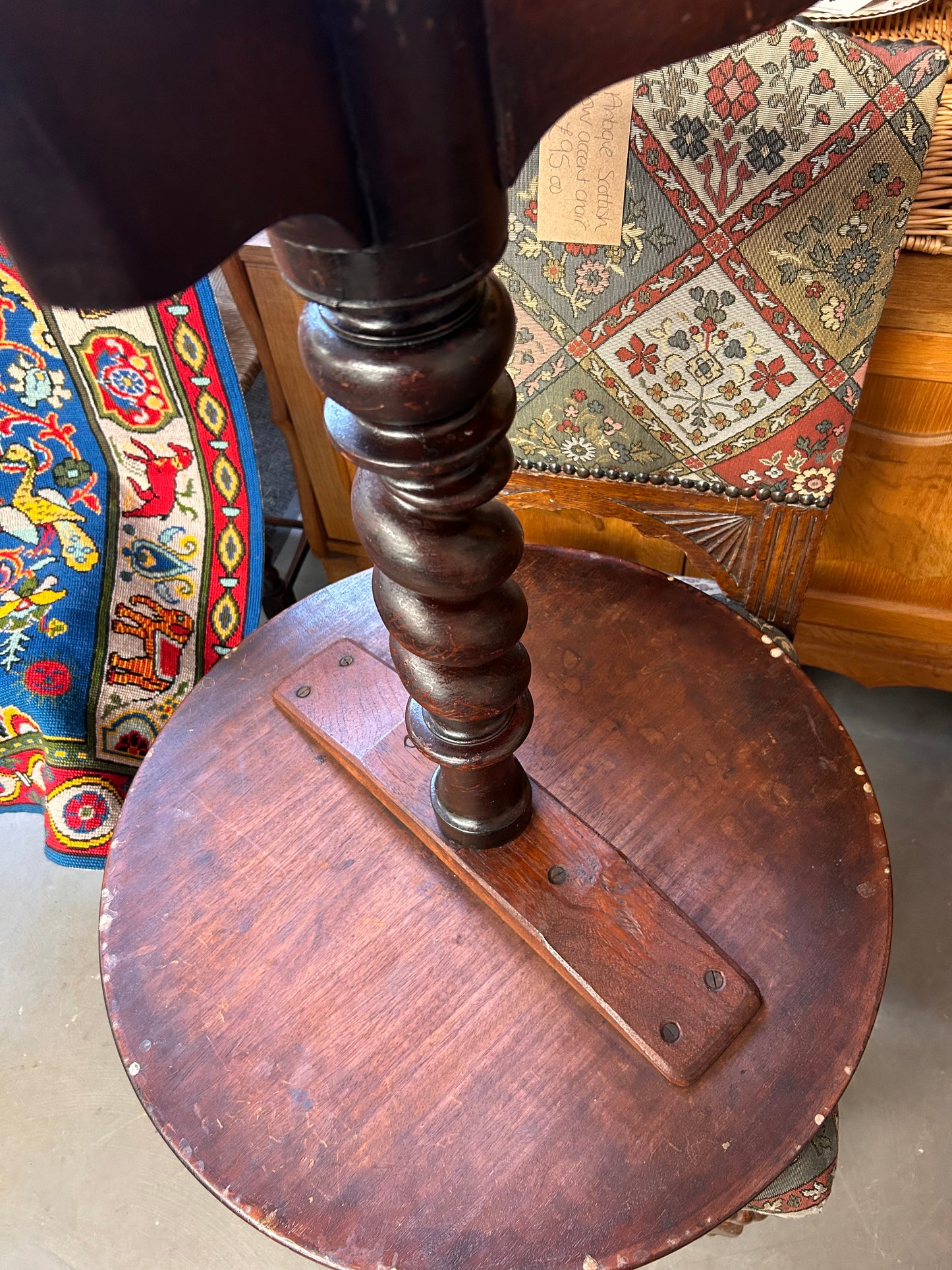 Beautiful Victorian Mahogany tripod table dish top twisted stem