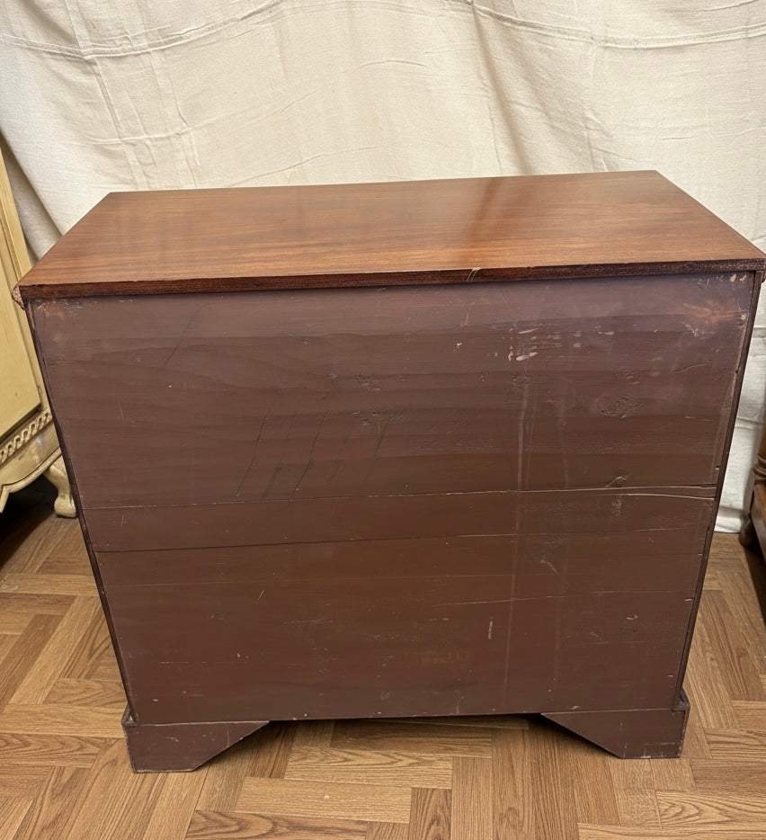 Superb Early 20th century Georgian design walnut kneehole desk Beautiful condition