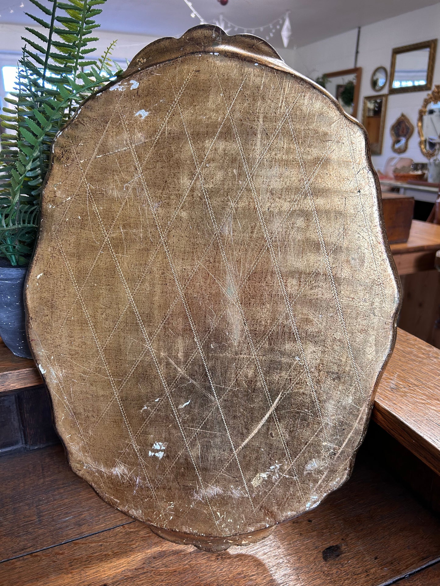 Beautiful Italian Florentine tray with red gold decoration oval ornate shape