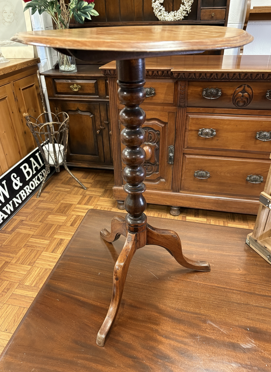 Super Georgian bobbin tilting circular occasional wine / side table ￼