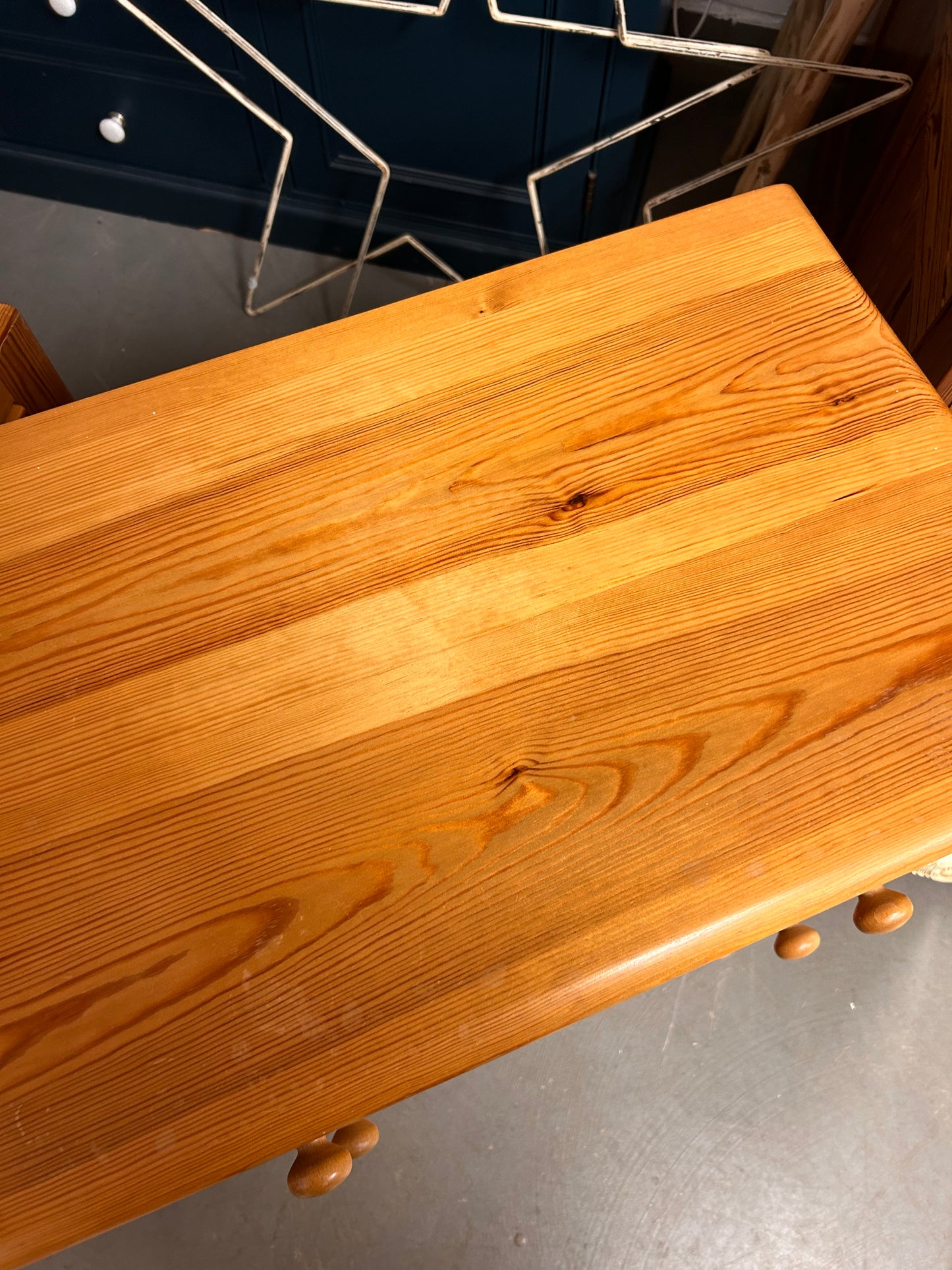 Small preloved vintage good quality pine chest of drawers.