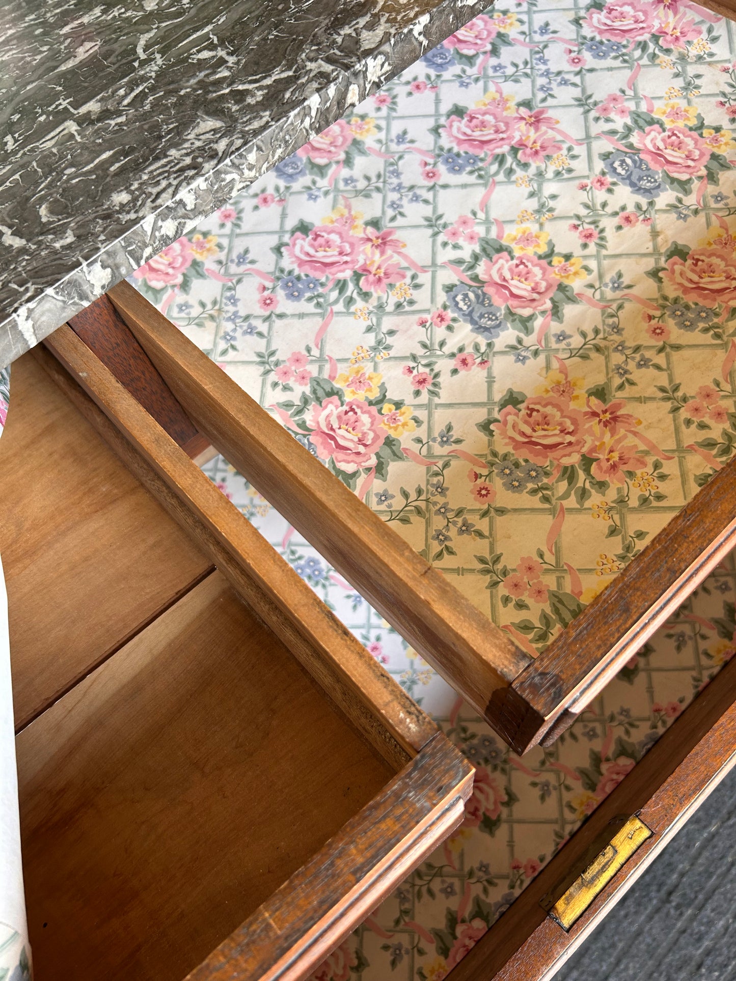 Magnificent late 19th century tiled mirrored and marble topped washstand