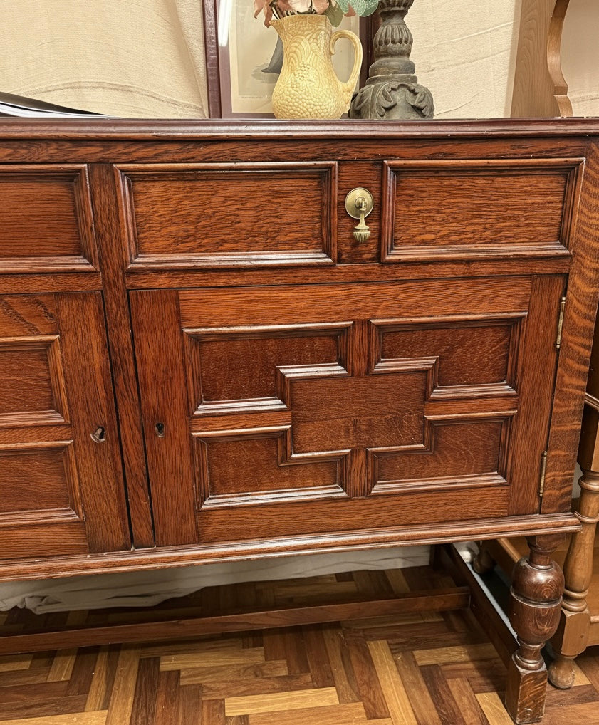 Early 20thC Super Quality Jacobean Revival carved oak sideboard Geometric Design