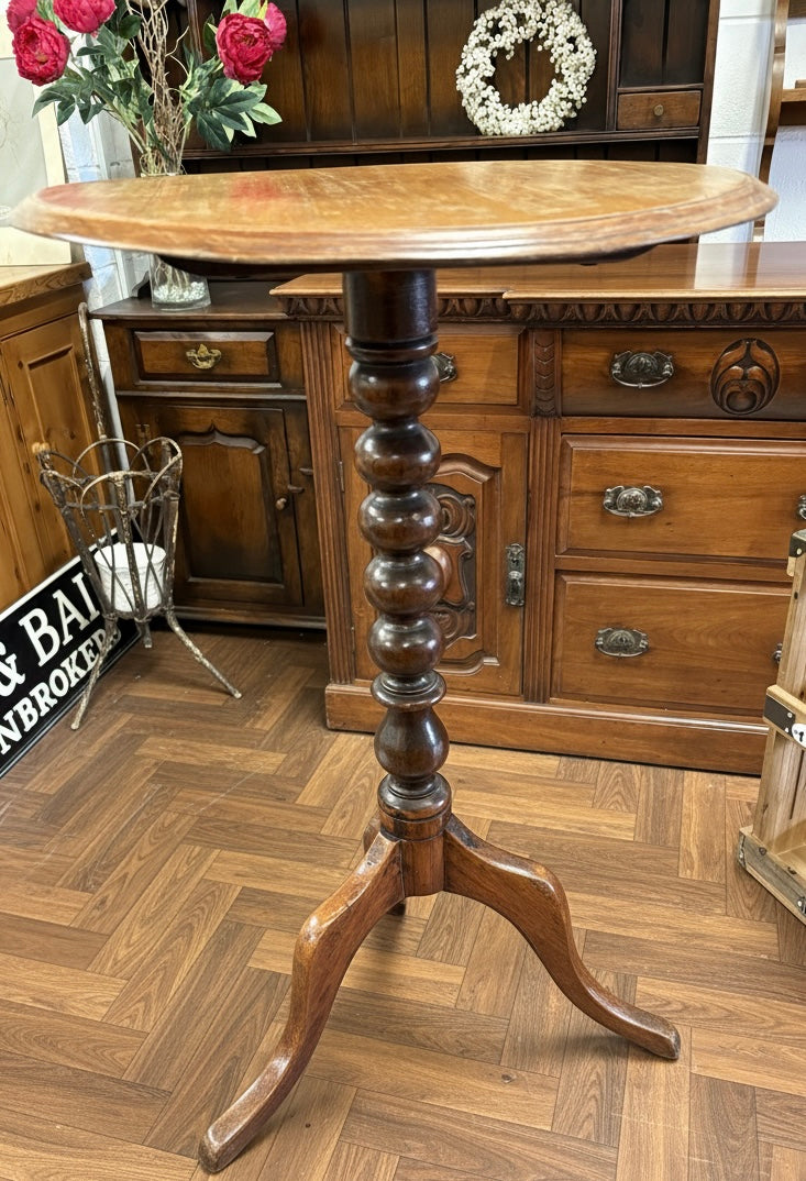 Super Georgian bobbin tilting circular occasional wine / side table ￼