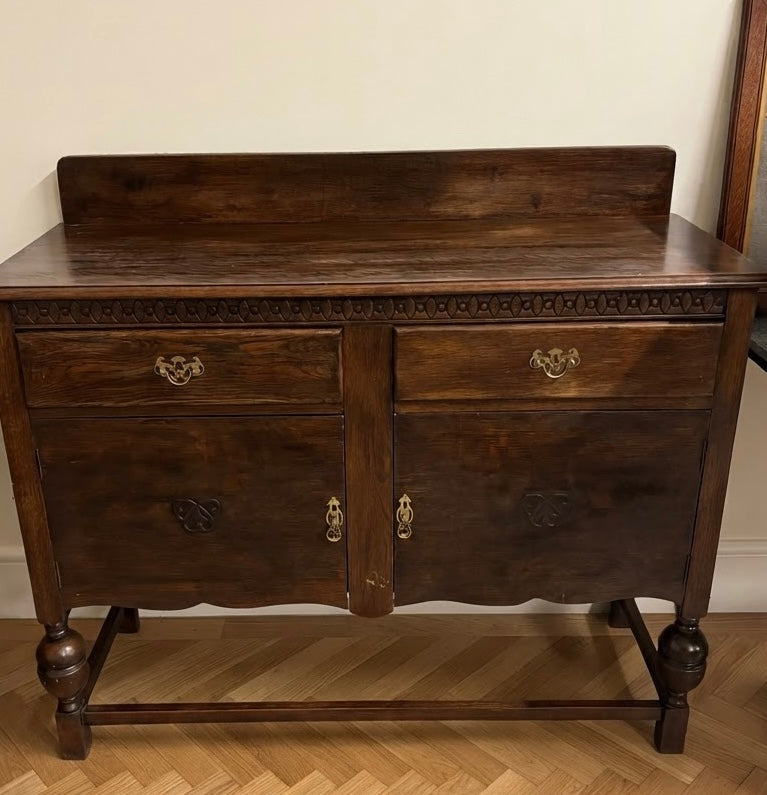 Antique Early 20thC Quality Oak sideboard Cupboard Country House Furniture