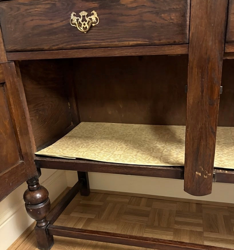 Antique Early 20thC Quality Oak sideboard Cupboard Country House Furniture